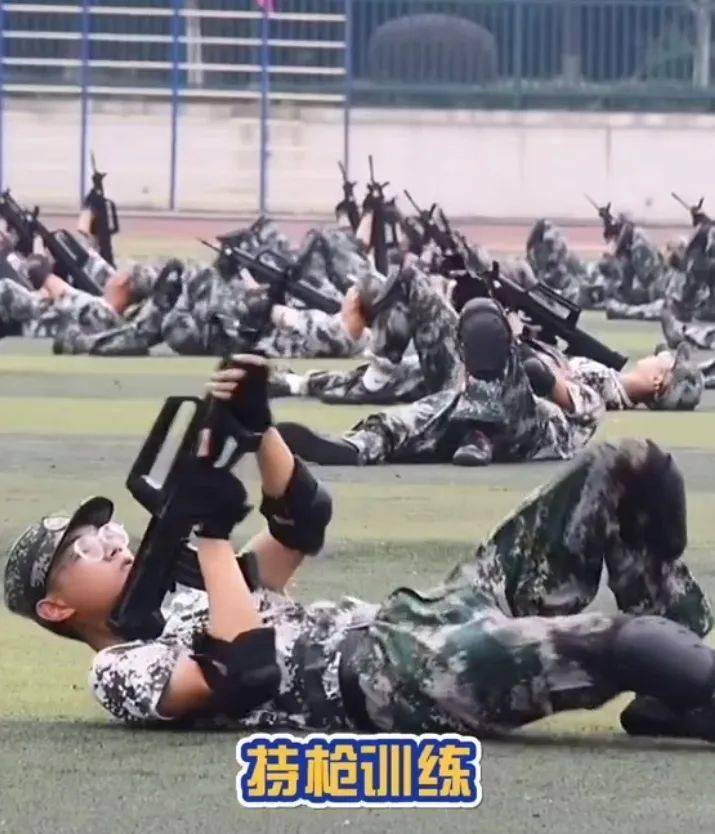 广西军训硬核出圈，实战现场也太野了！