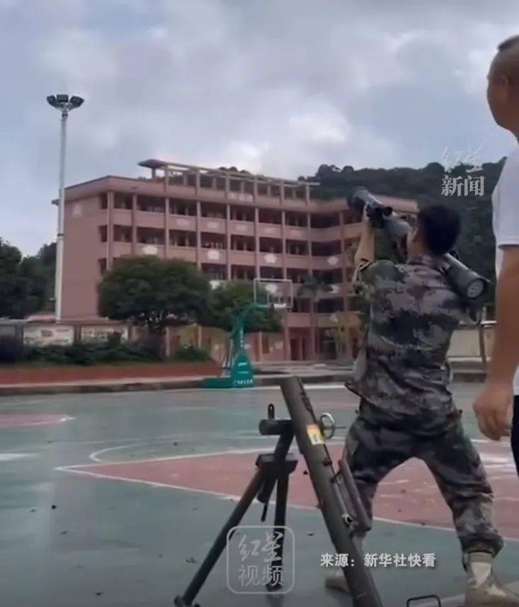 广西军训硬核出圈，实战现场也太野了！