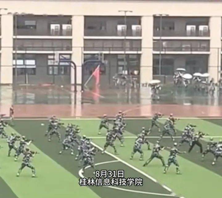 广西军训硬核出圈，实战现场也太野了！