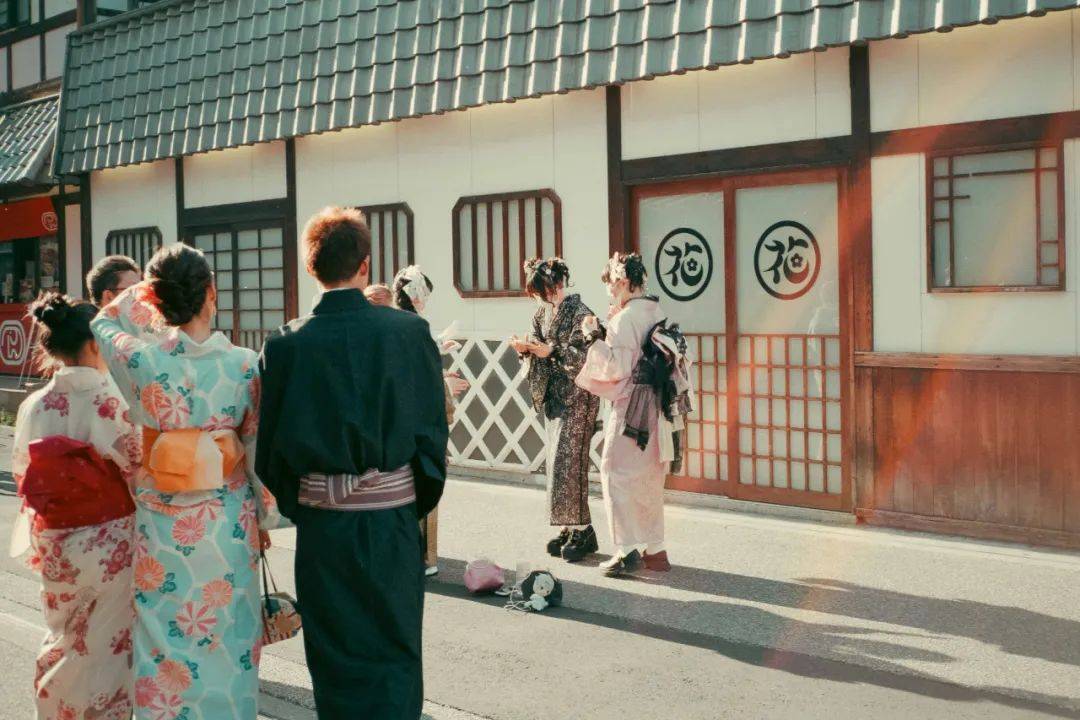 在日本，不婚先从普通人开始